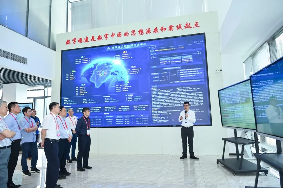 中国大学科技园联盟代表团走进福大科技园--新时期国家大学科技园建设研讨会圆满举办